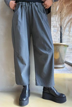 Pin Stripe Bennie Magic 7/8 Dart Barrel Pant Graphite